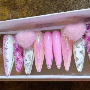 Fluff Me Pink Heart Press on Nails